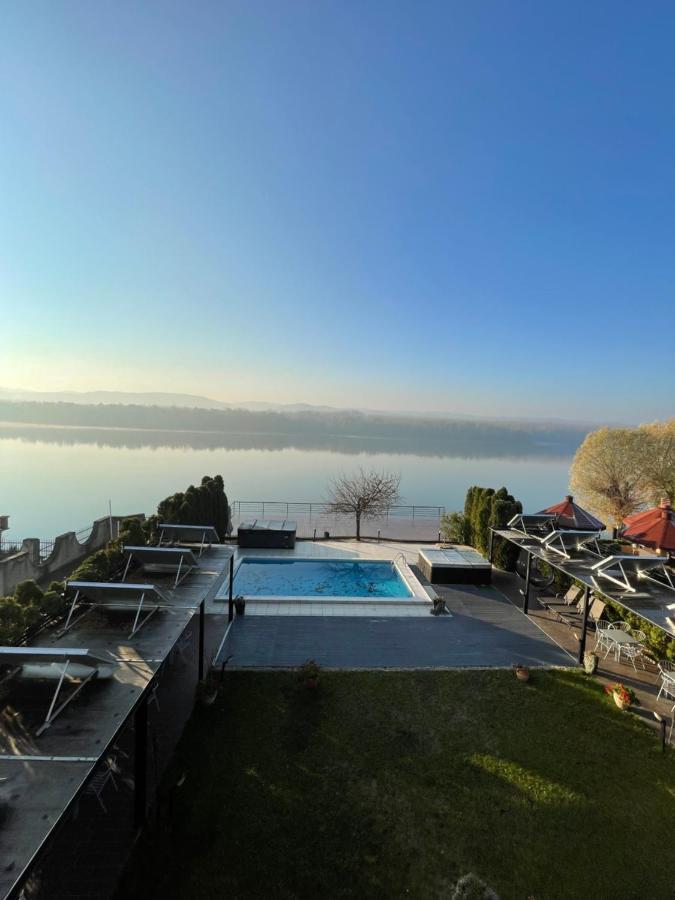 Guest House Panorama Aqualux With Free Parking Нови Сад Екстериор снимка