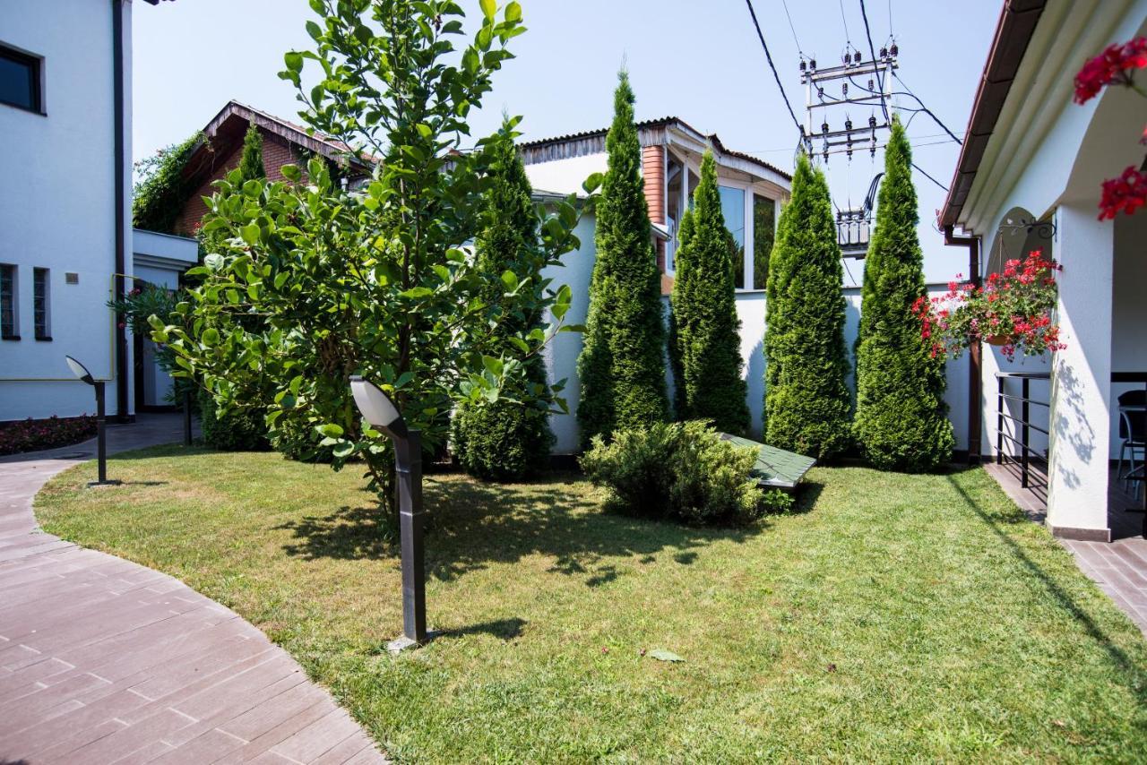 Guest House Panorama Aqualux With Free Parking Нови Сад Екстериор снимка