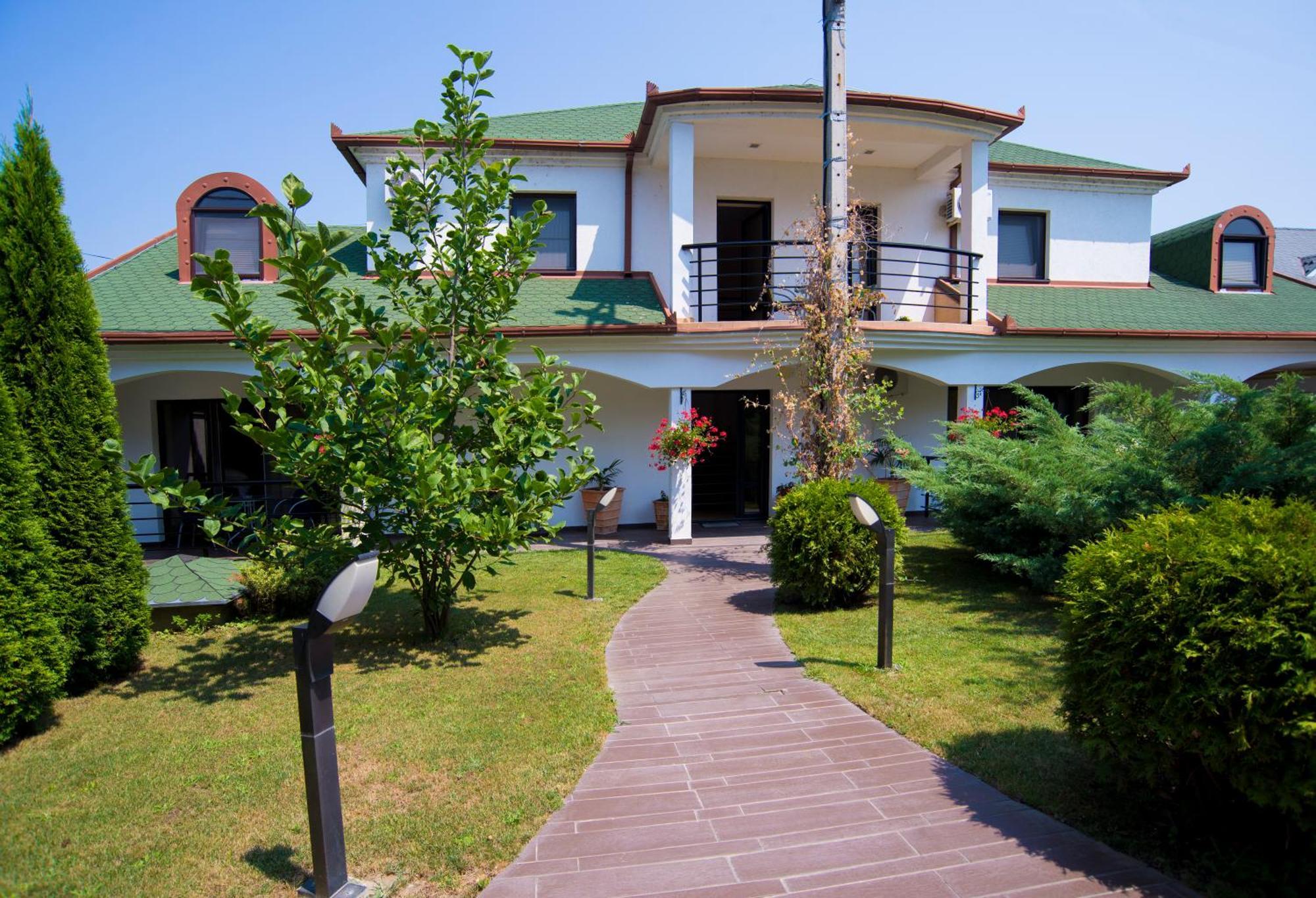 Guest House Panorama Aqualux With Free Parking Нови Сад Екстериор снимка