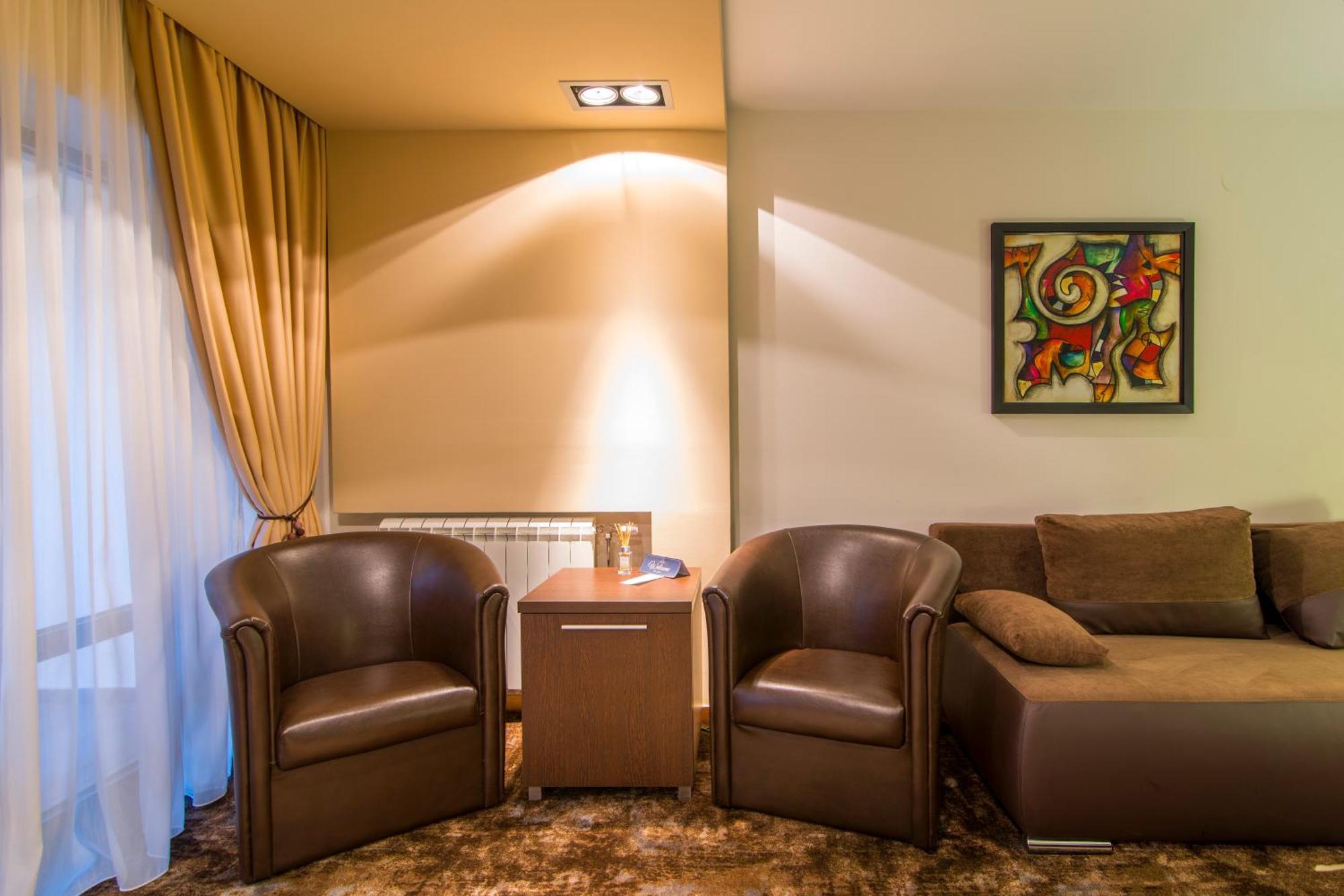 Guest House Panorama Aqualux With Free Parking Нови Сад Стая снимка