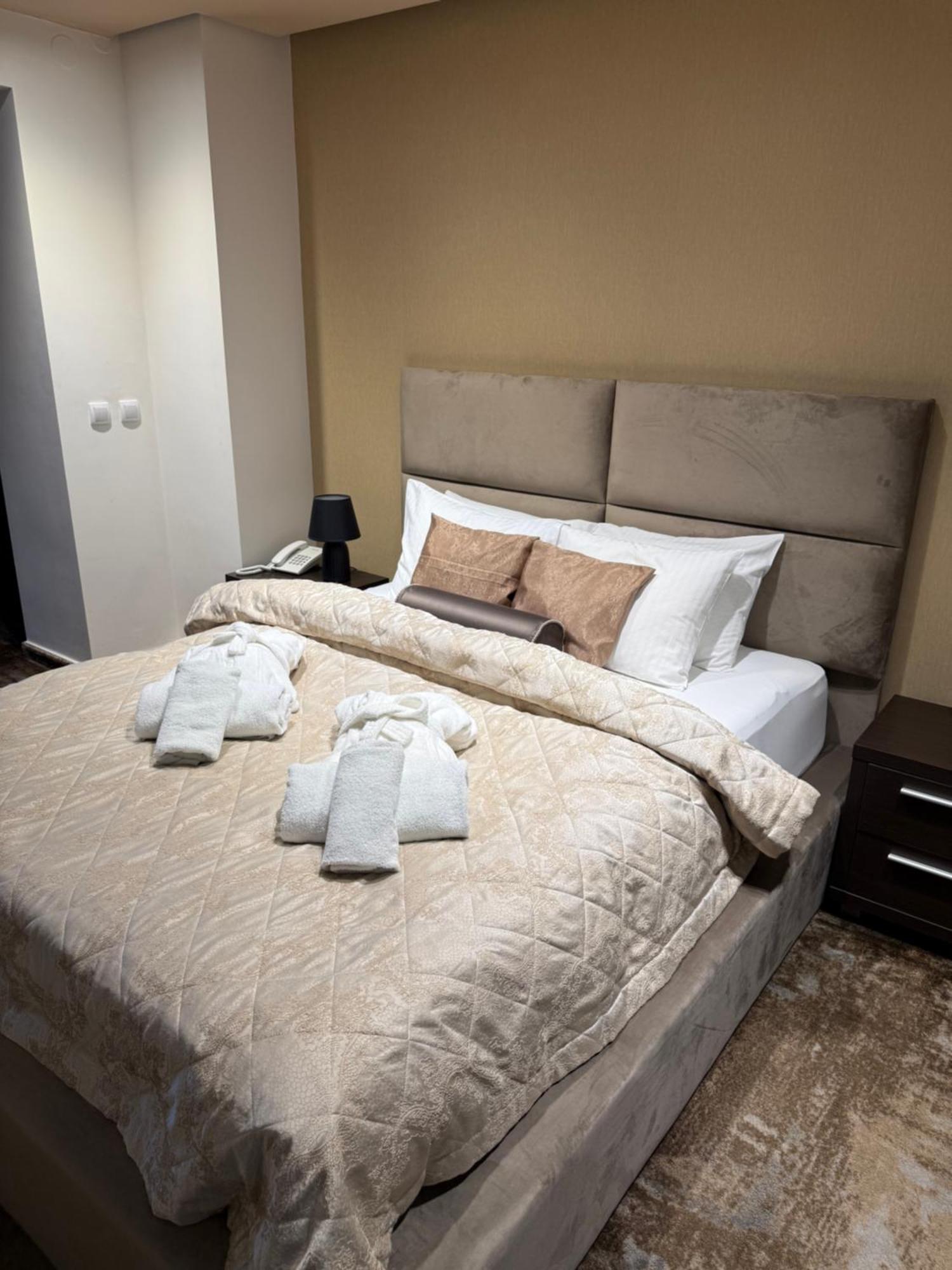 Guest House Panorama Aqualux With Free Parking Нови Сад Екстериор снимка