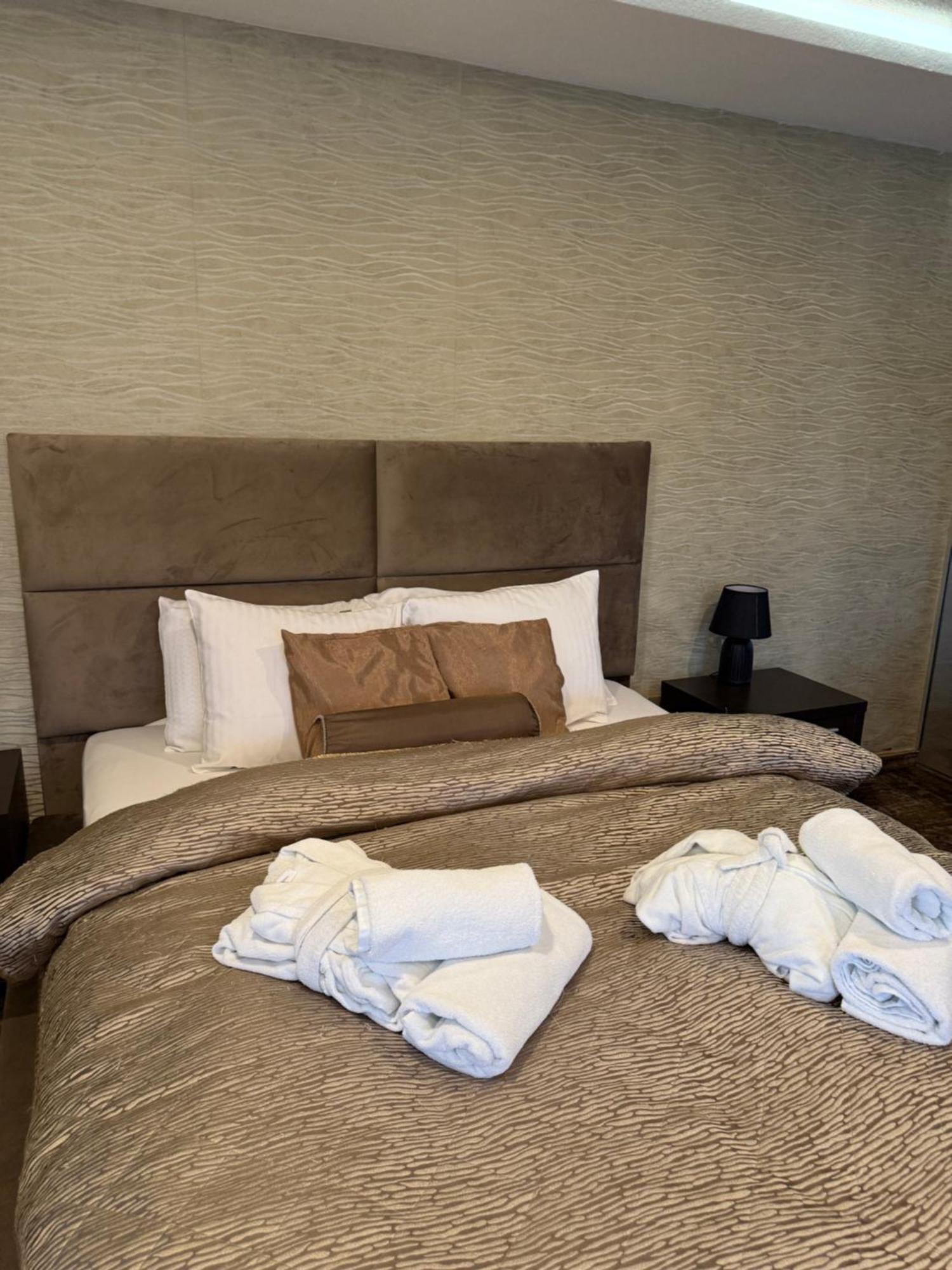 Guest House Panorama Aqualux With Free Parking Нови Сад Екстериор снимка