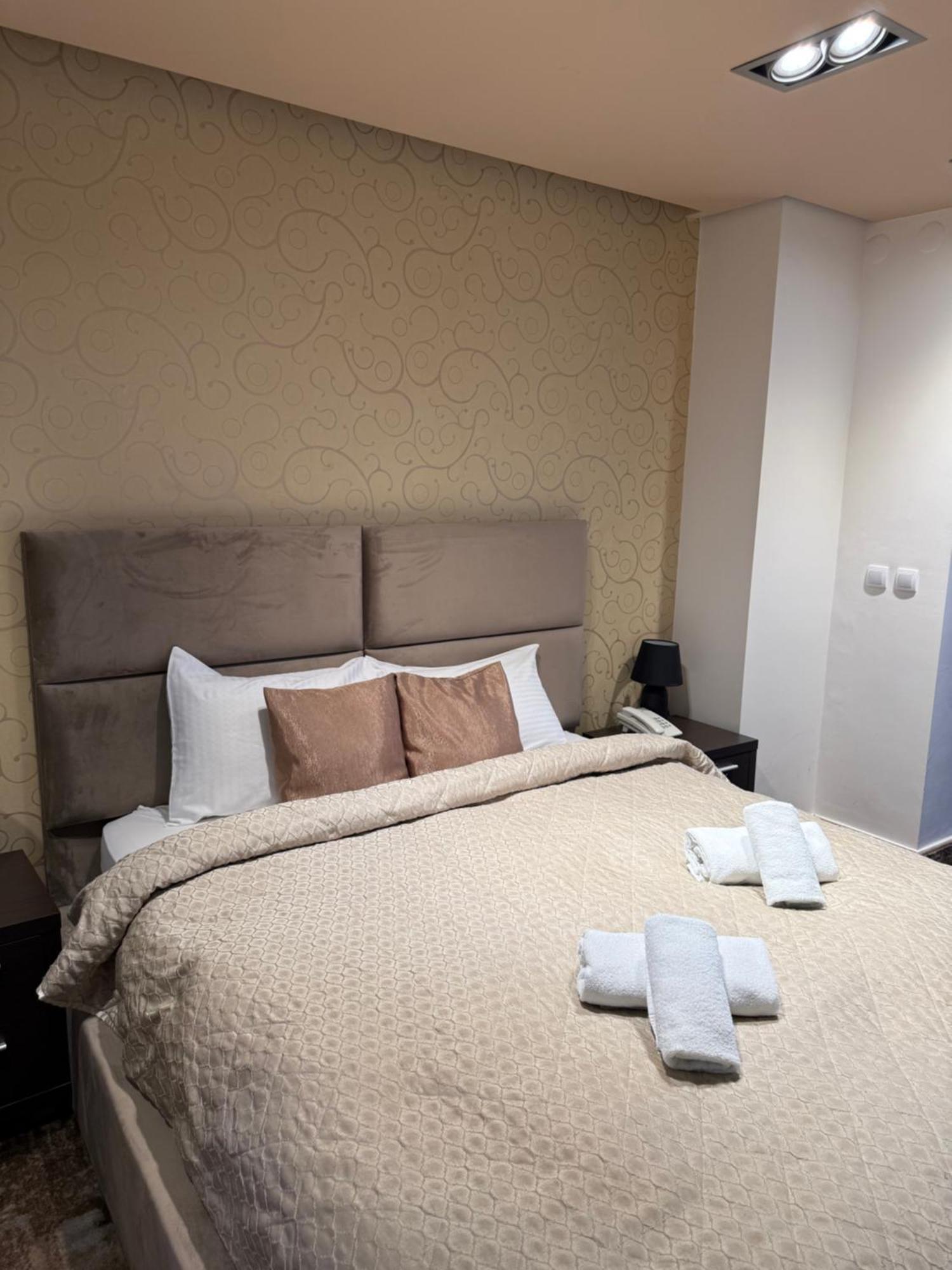 Guest House Panorama Aqualux With Free Parking Нови Сад Екстериор снимка