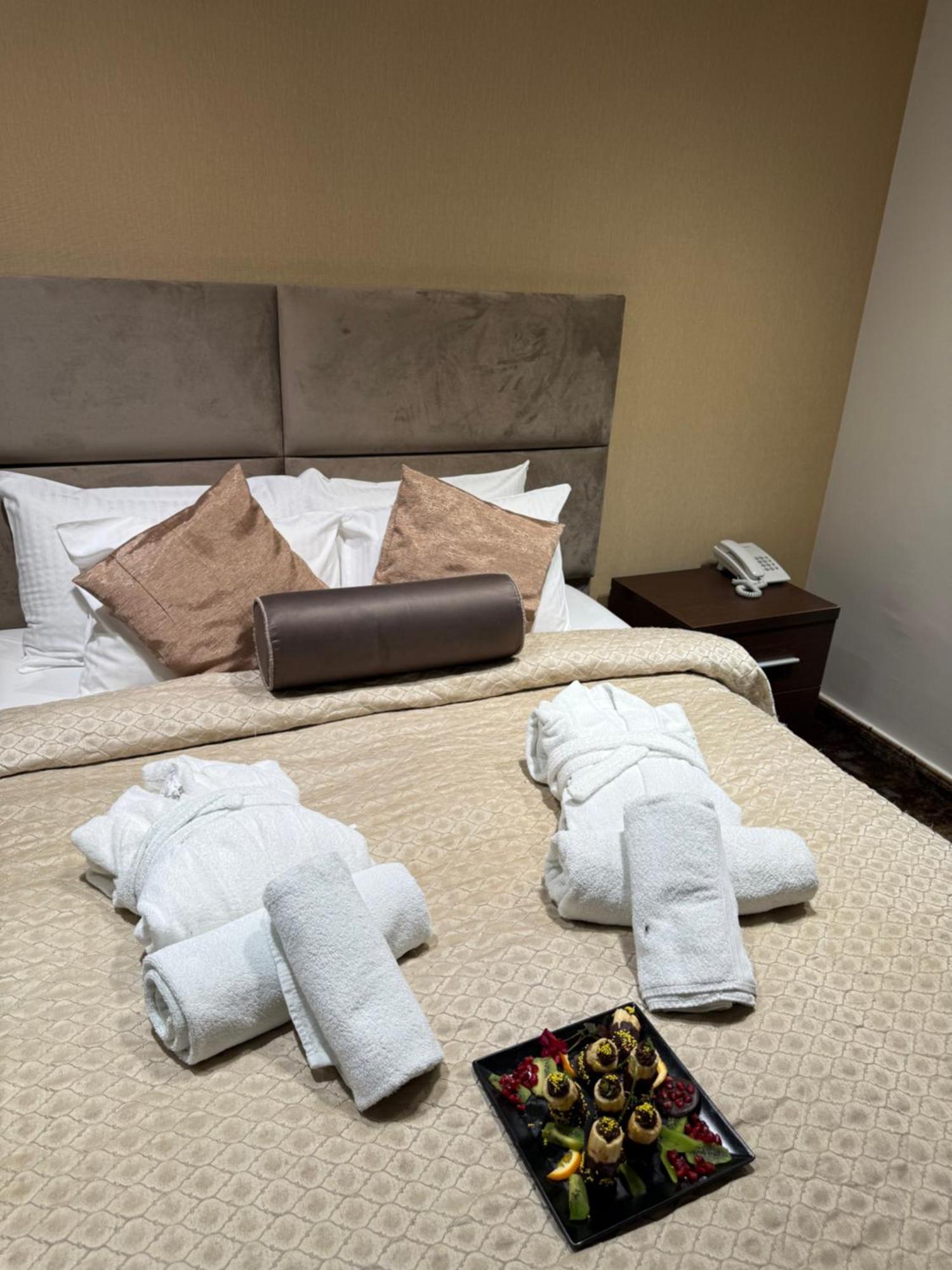 Guest House Panorama Aqualux With Free Parking Нови Сад Екстериор снимка