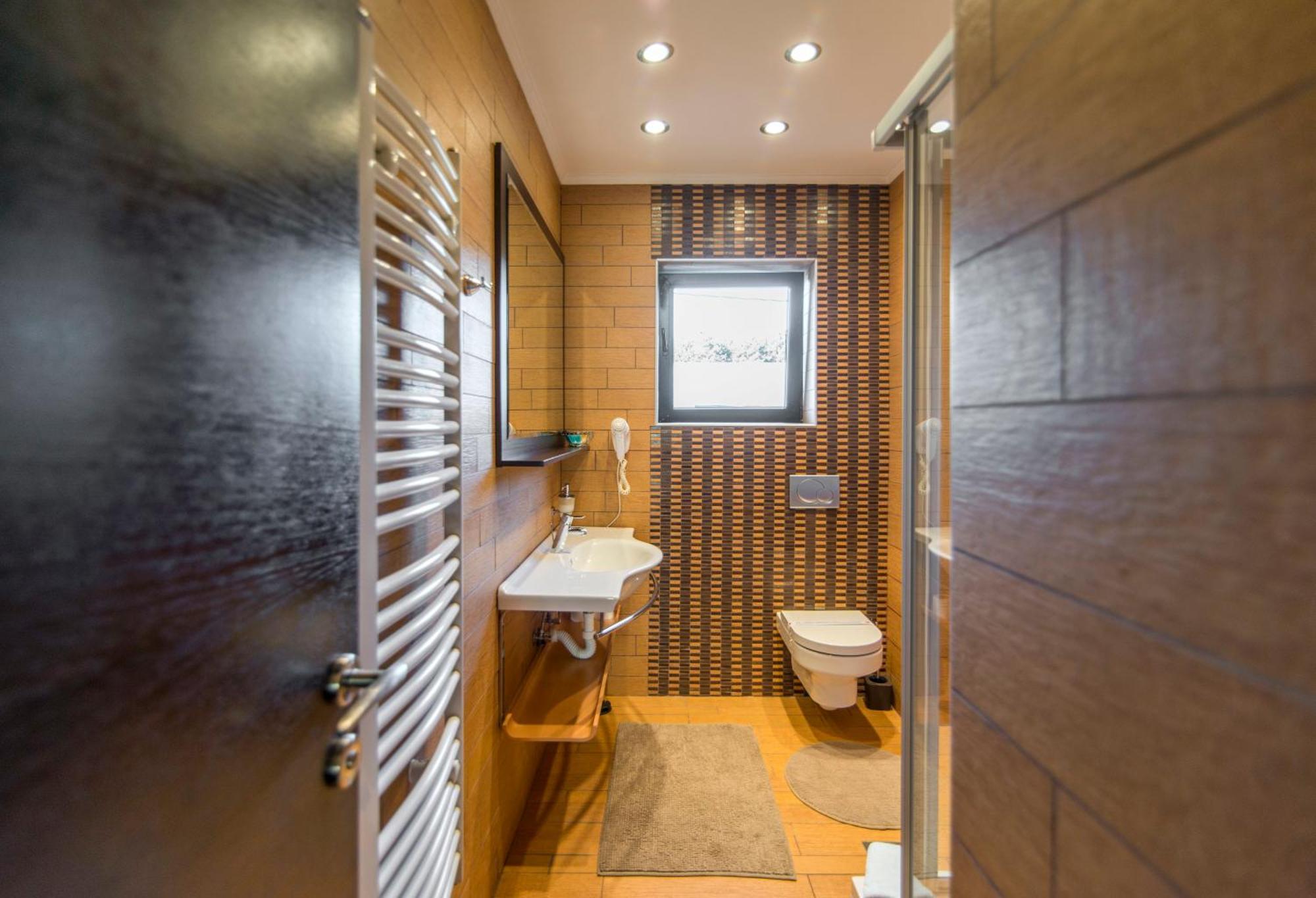 Guest House Panorama Aqualux With Free Parking Нови Сад Екстериор снимка