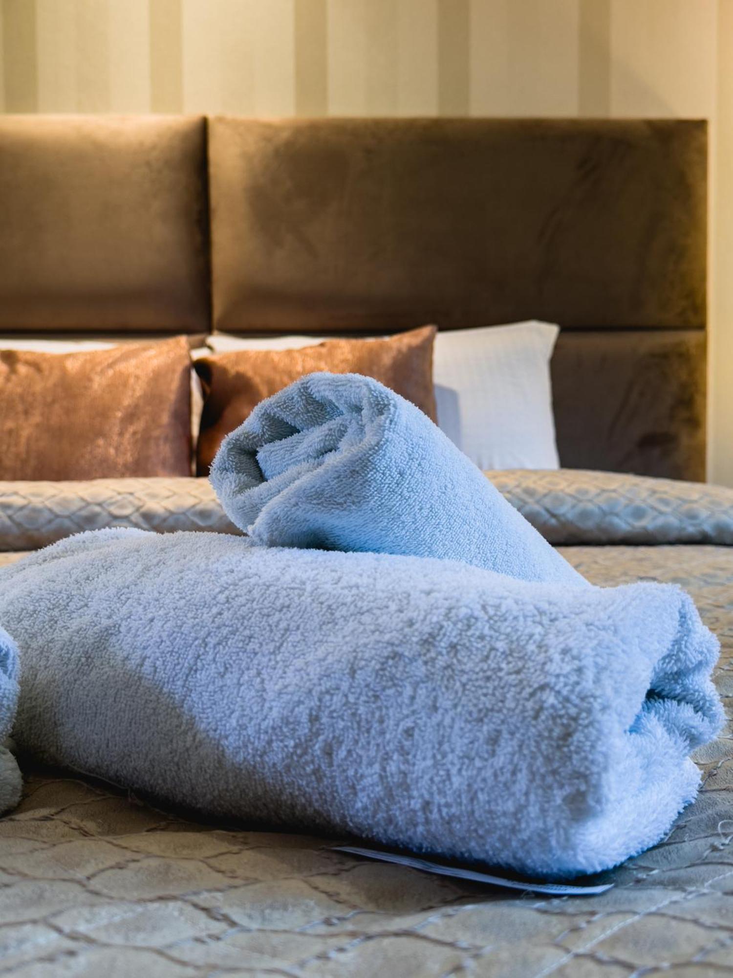 Guest House Panorama Aqualux With Free Parking Нови Сад Екстериор снимка