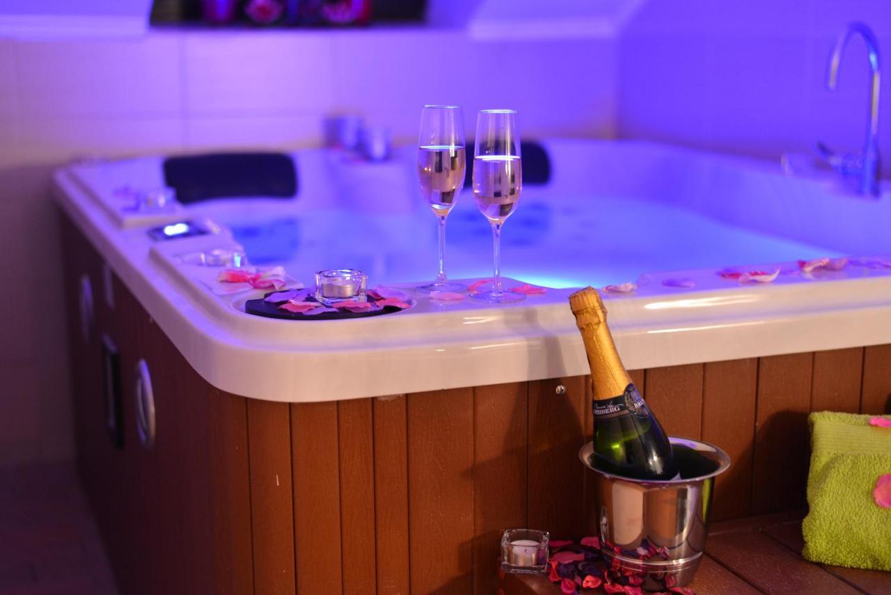 Guest House Panorama Aqualux With Free Parking Нови Сад Екстериор снимка
