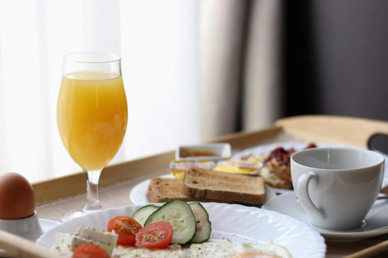 Guest House Panorama Aqualux With Free Parking Нови Сад Екстериор снимка